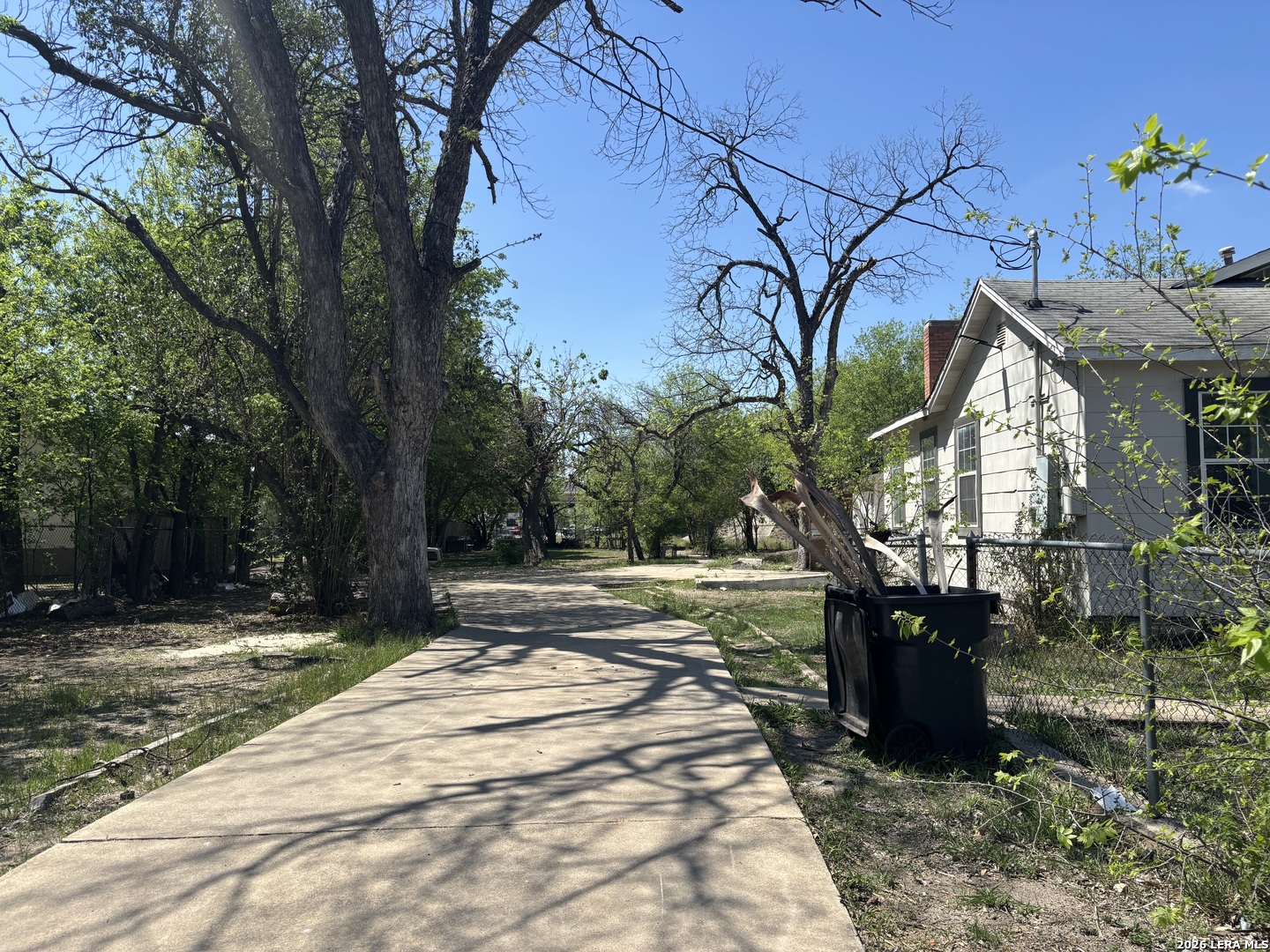 1235 & 1247 Commercial San Antonio TX 78221
