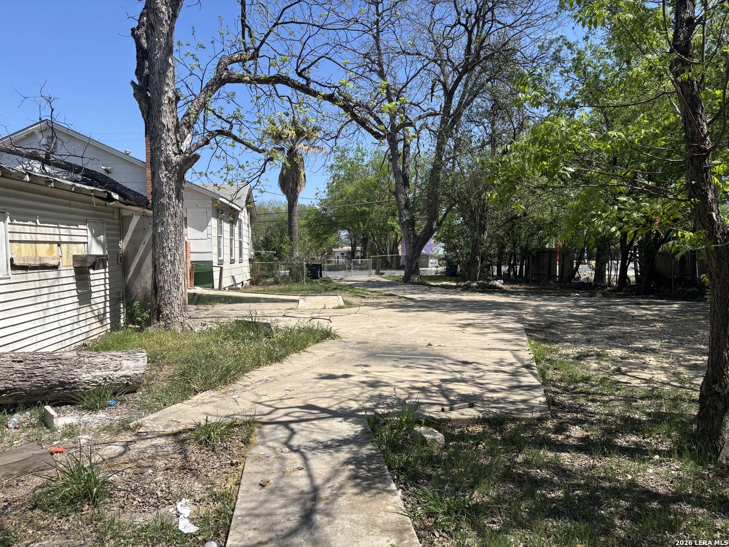 1235 & 1247 Commercial San Antonio TX 78221