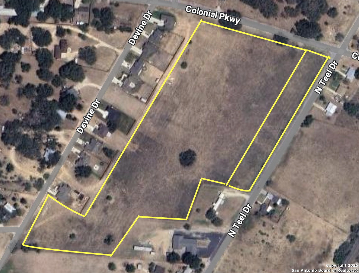 00 Colonial Parkway Devine TX 78016