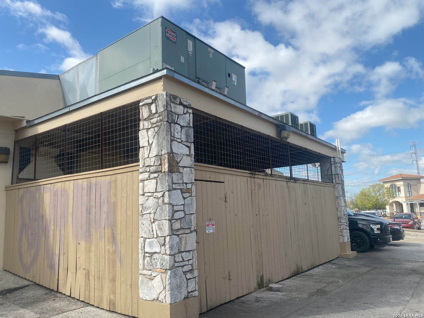 351 W Hildebrand San Antonio TX 78212