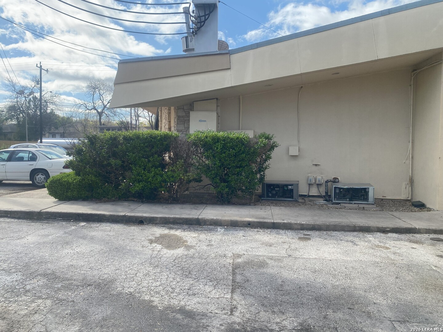 351 W Hildebrand San Antonio TX 78212