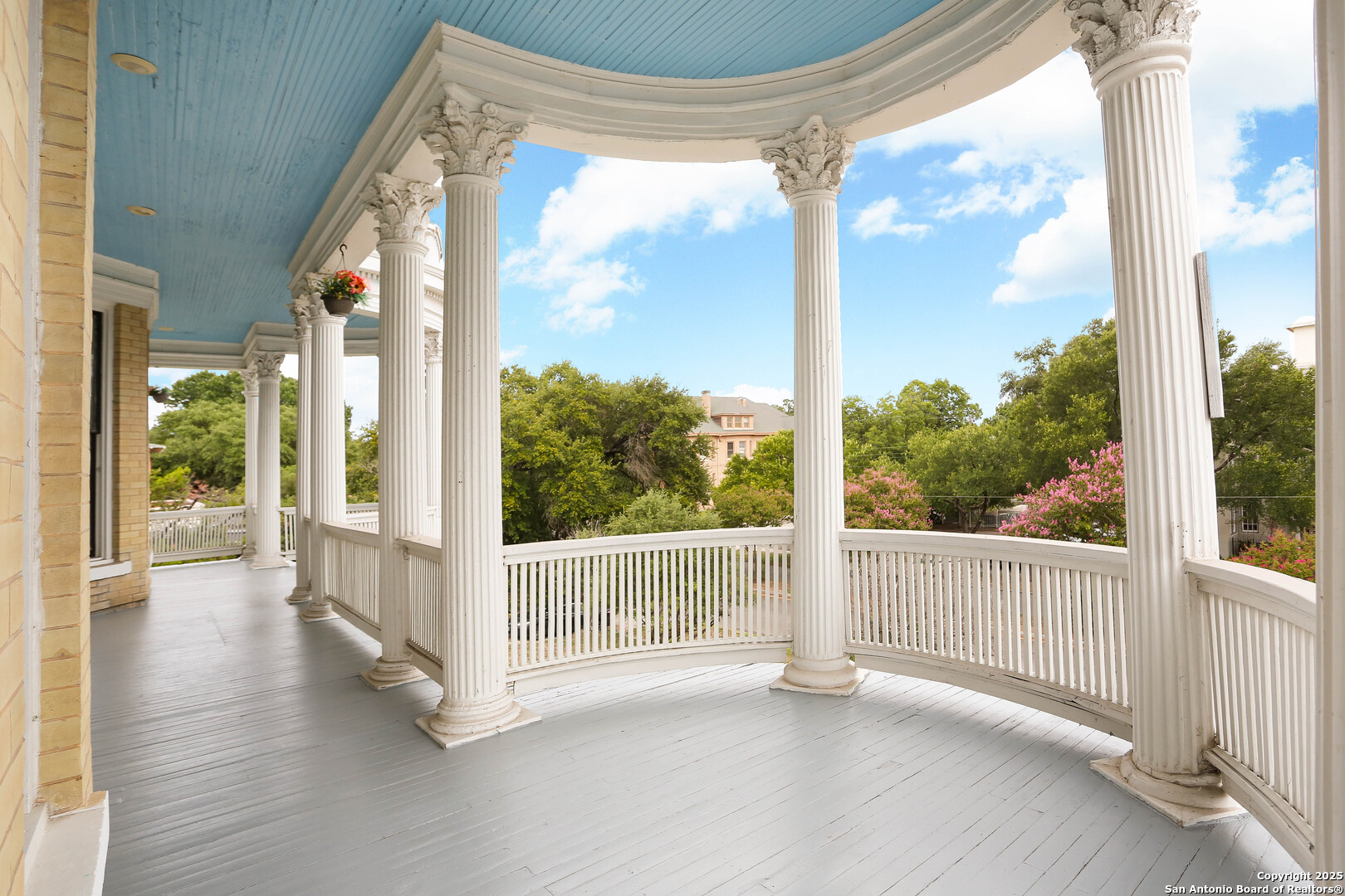 339 W Woodlawn Avenue San Antonio TX 78212