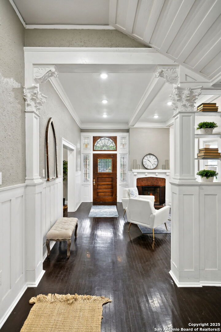 339 W Woodlawn Avenue San Antonio TX 78212