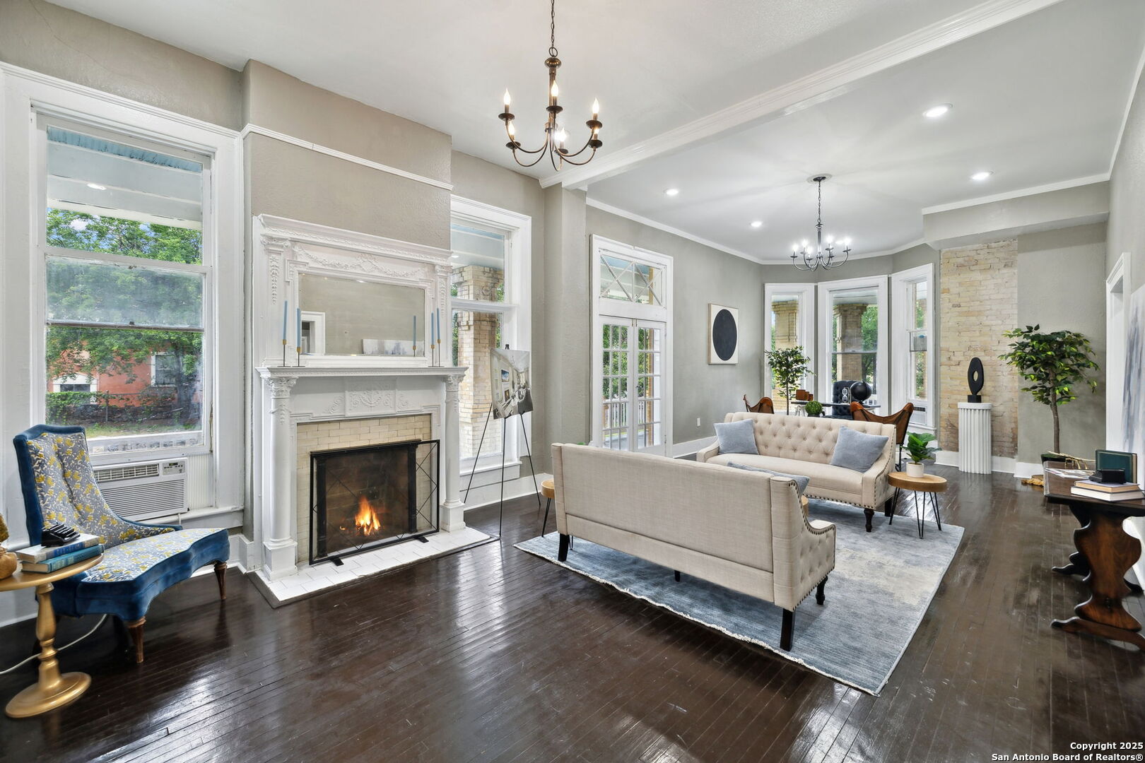 339 W Woodlawn Avenue San Antonio TX 78212