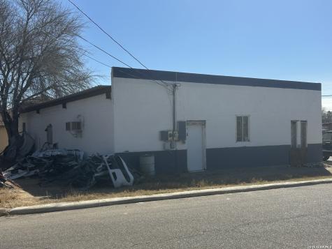 1205 Pena Carrizo Springs TX 78834