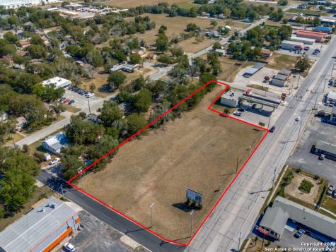 0 E Kingsbury Seguin TX 78155