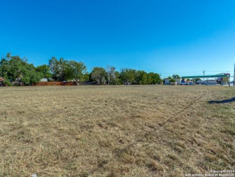 0 E Kingsbury Seguin TX 78155