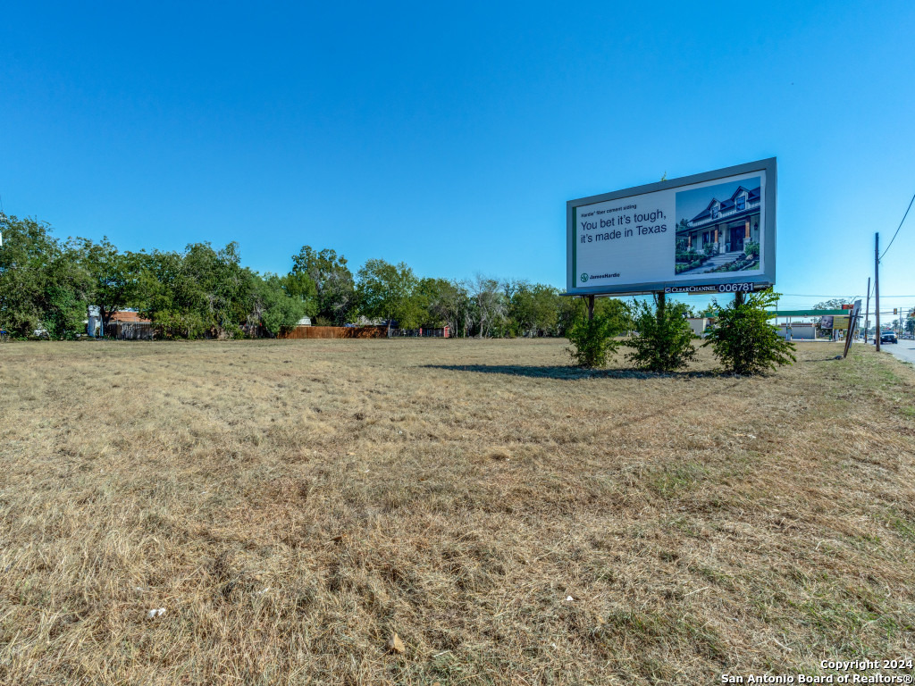 0 E Kingsbury Seguin TX 78155