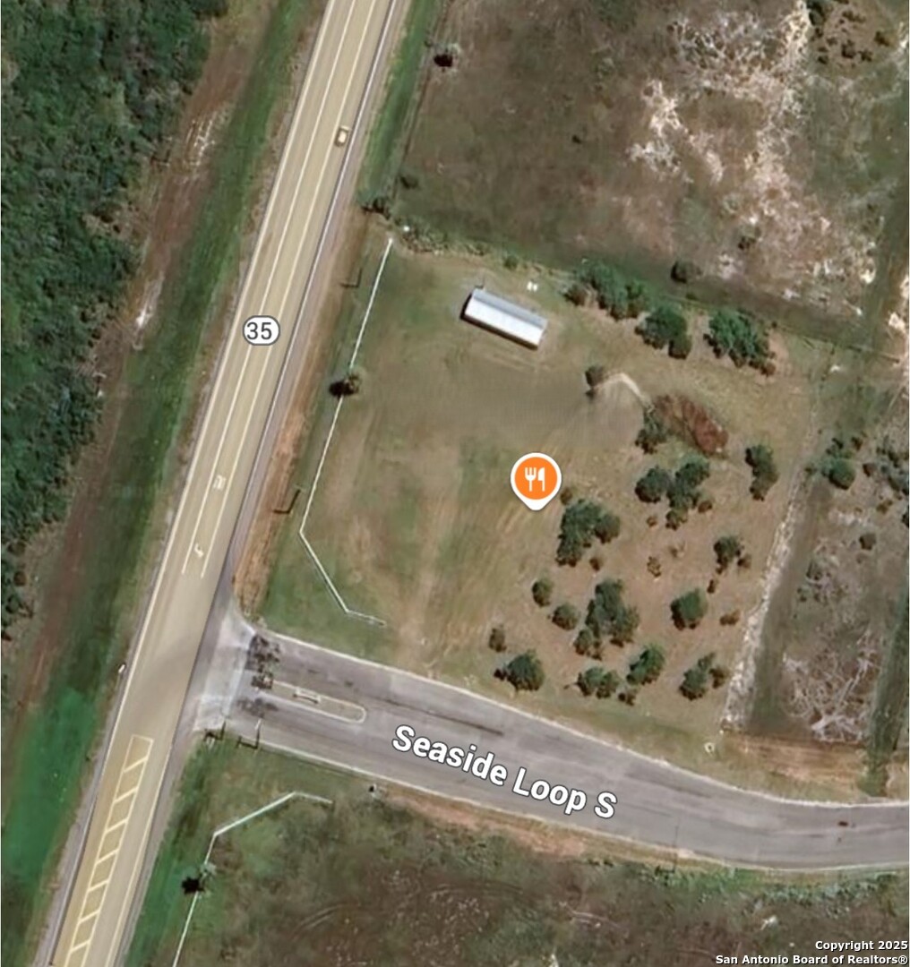 6302 Highway 35 Rockport TX 78382