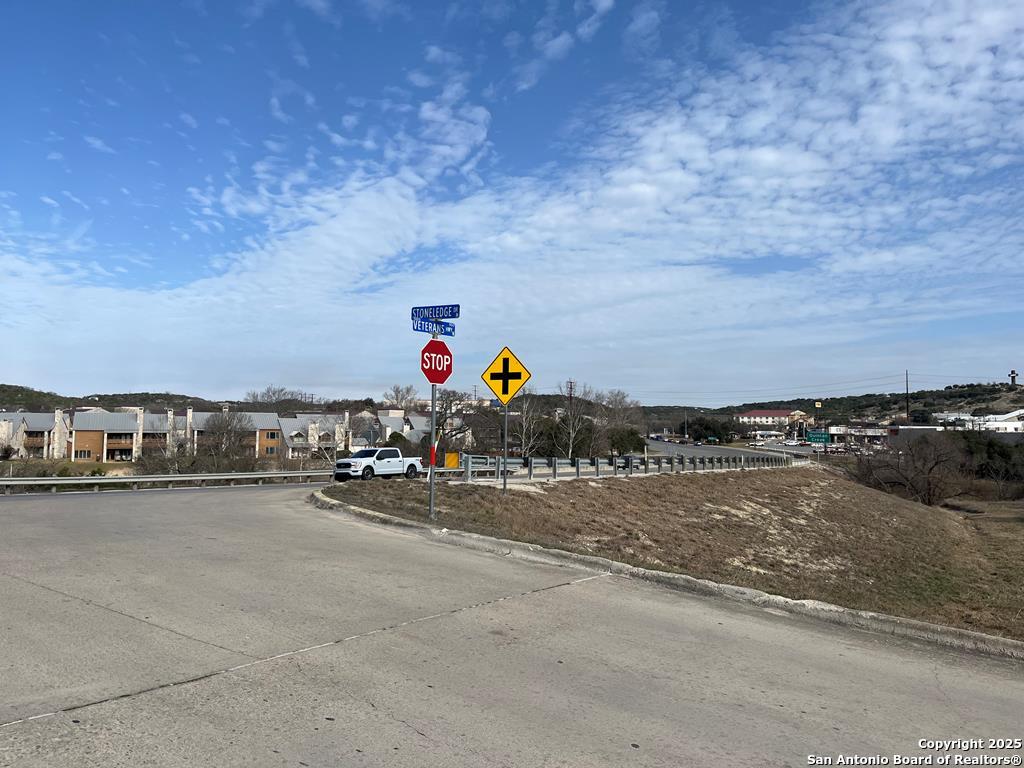 2101 N Stoneledge Drive Kerrville TX 78028