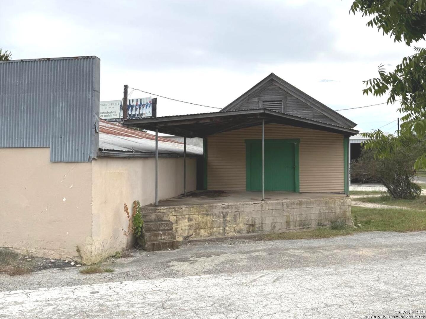 407 High Street Comfort TX 78013