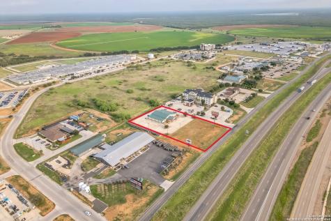410 S Interstate 35 Pearsall TX 78061