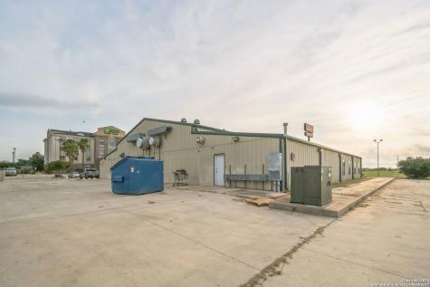 410 S Interstate 35 Pearsall TX 78061