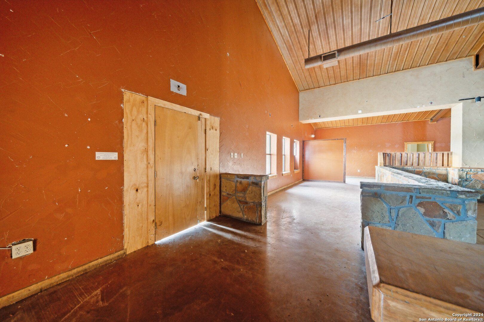 410 S Interstate 35 Pearsall TX 78061
