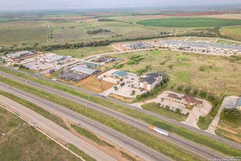 410 S Interstate 35 Pearsall TX 78061