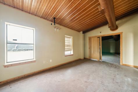 410 S Interstate 35 Pearsall TX 78061