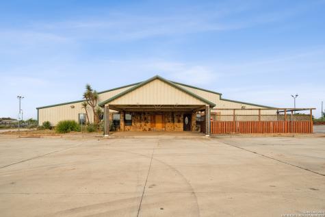 410 S Interstate 35 Pearsall TX 78061