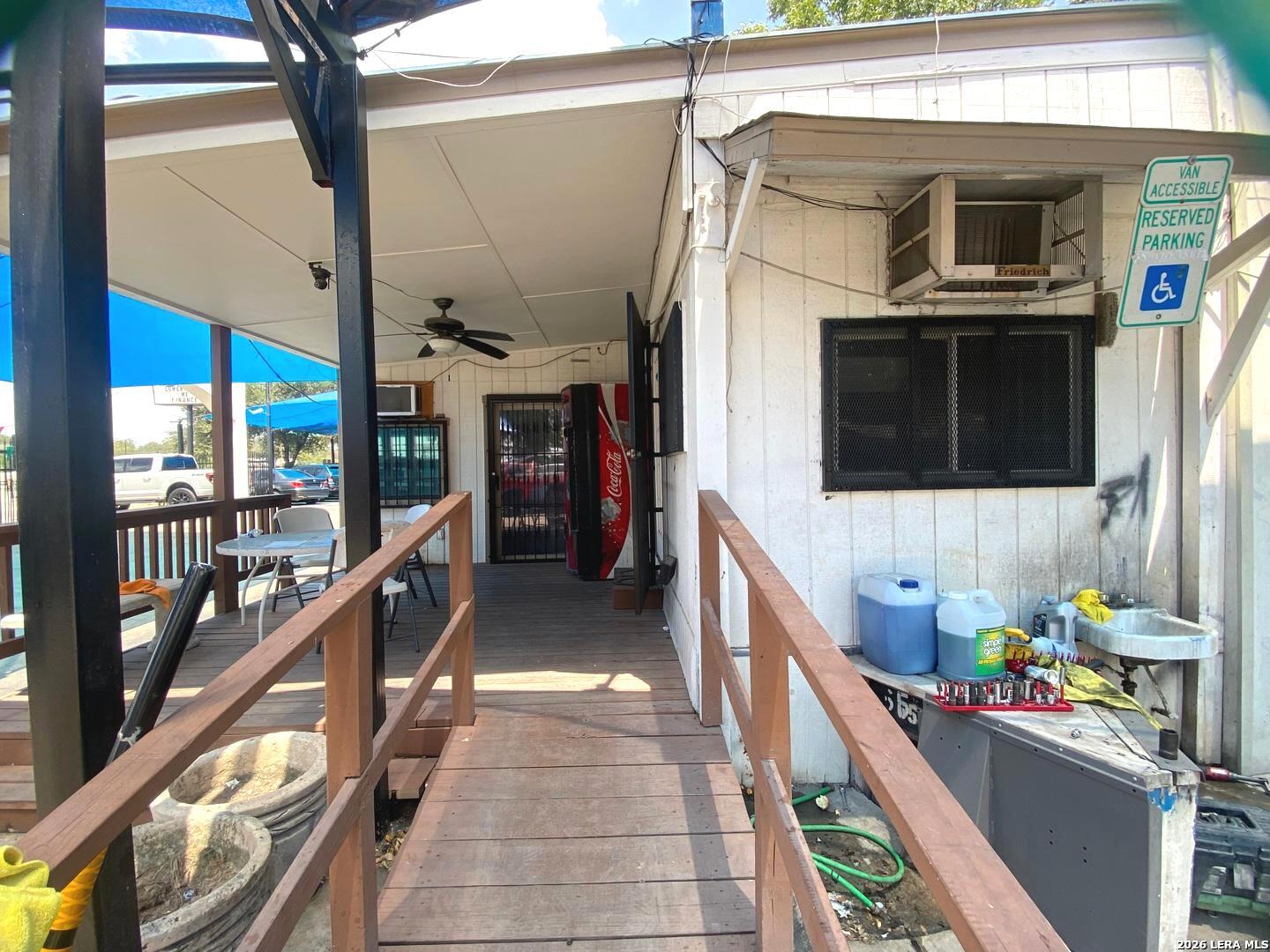 521 E El Dorado San Antonio TX 78204