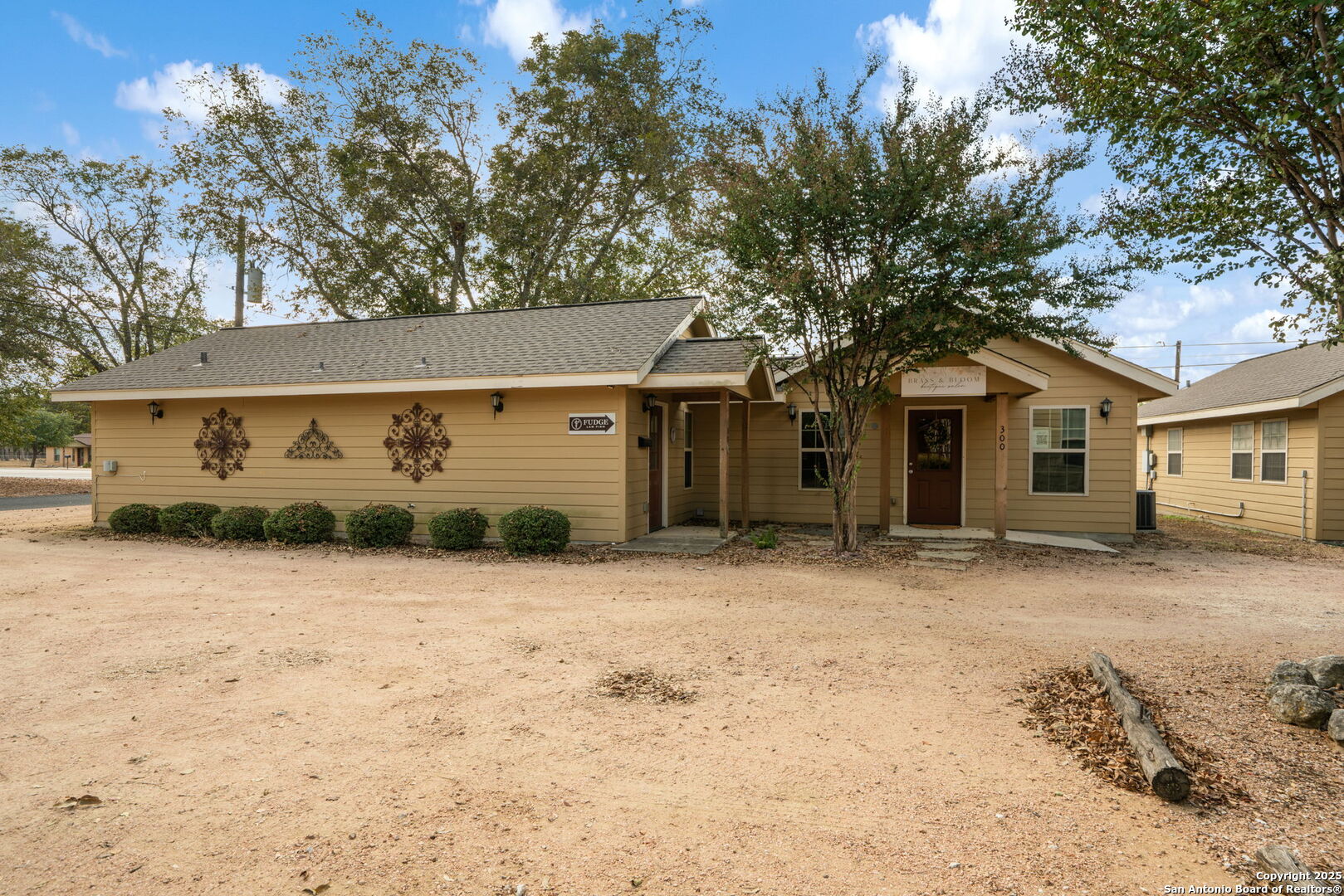 920 E Blanco Boerne TX 78006