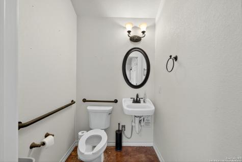 920 E Blanco Boerne TX 78006