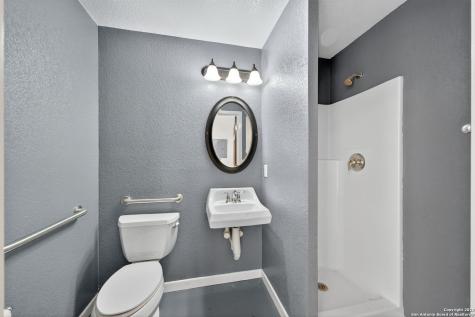 920 E Blanco Boerne TX 78006