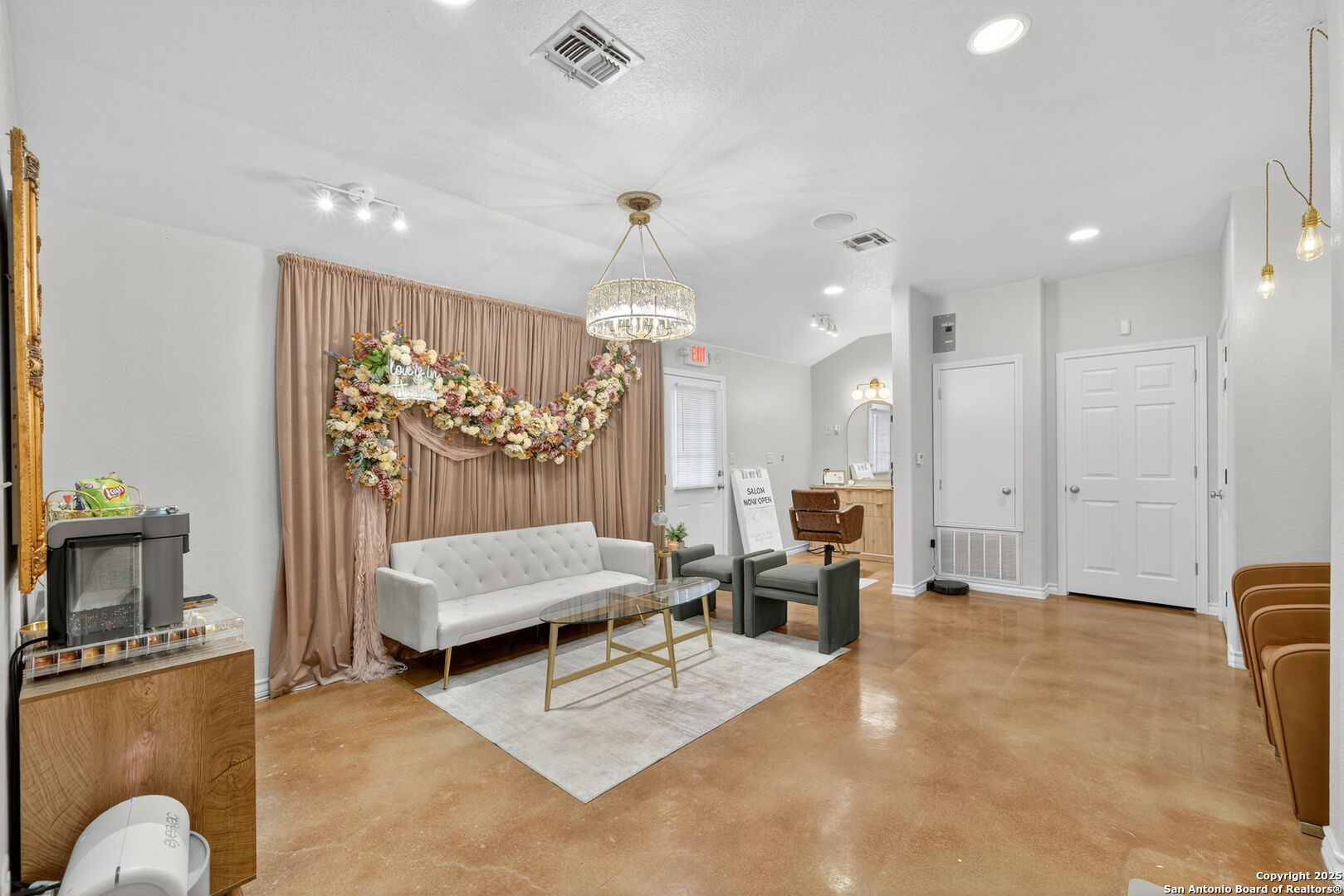 920 E Blanco Boerne TX 78006