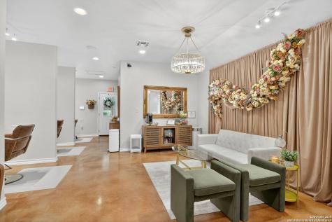 920 E Blanco Boerne TX 78006