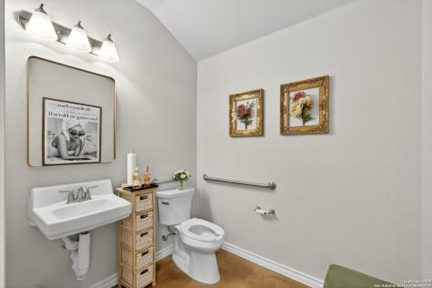 920 E Blanco Boerne TX 78006
