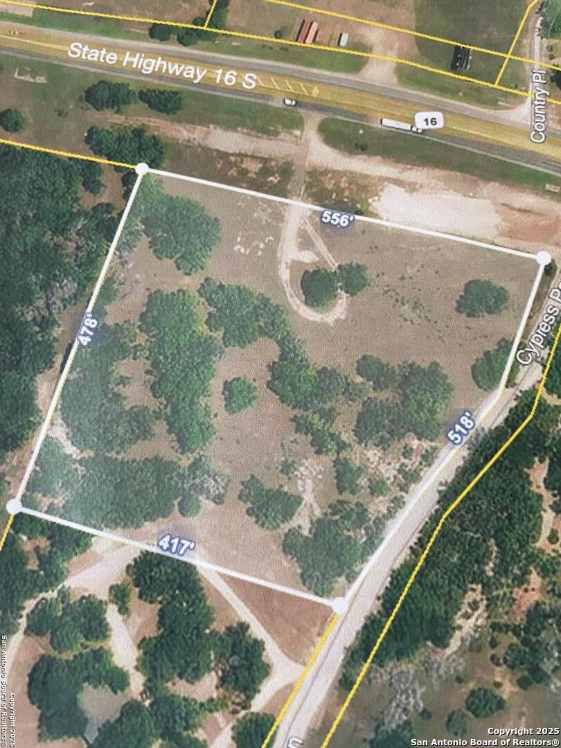 5.4ac S Highway 16 Pipe Creek TX 78063