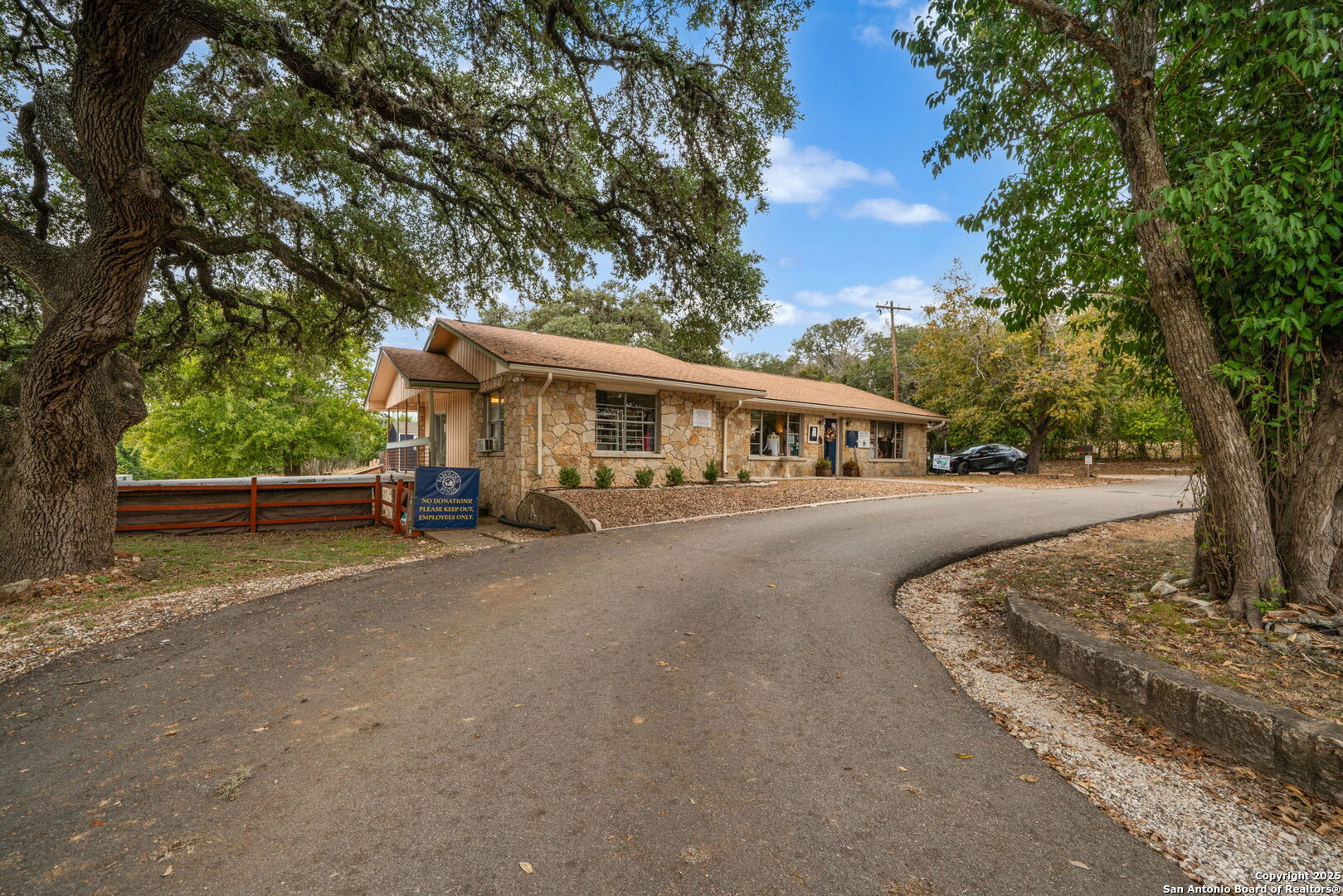 930 N School Street Boerne TX 78006