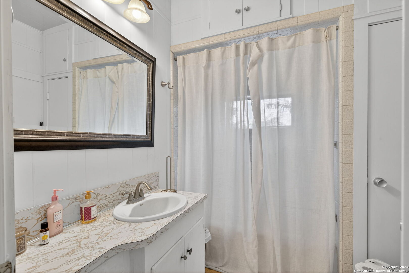 930 N School Street Boerne TX 78006