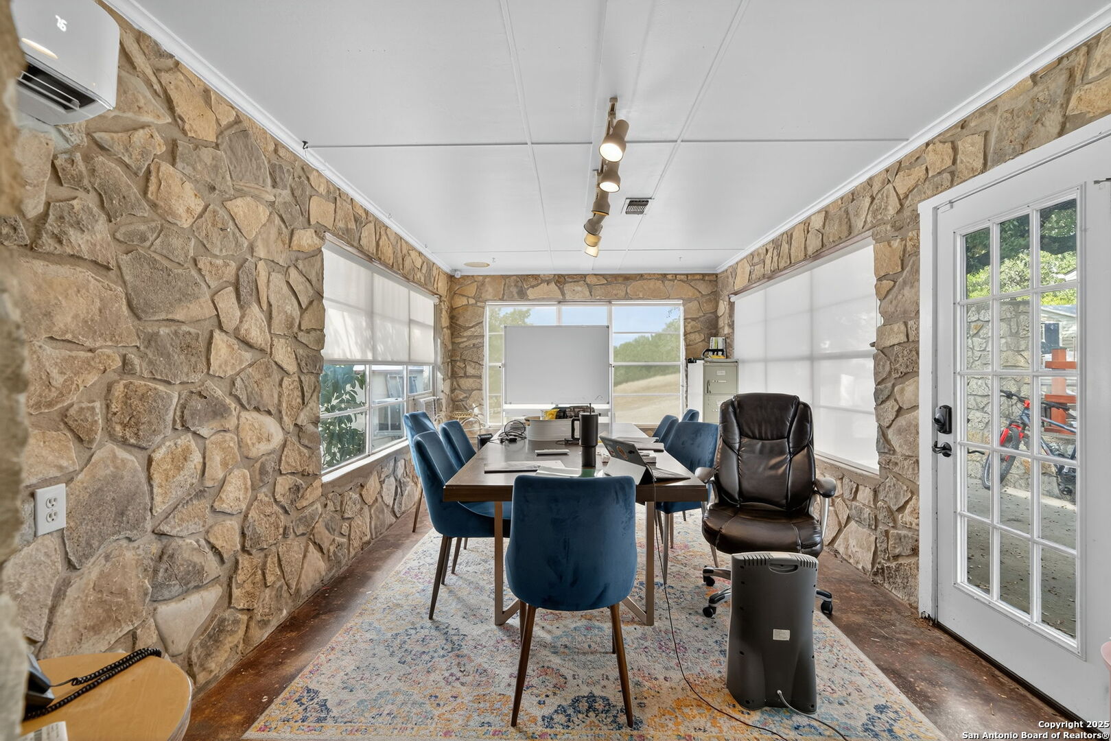 930 N School Street Boerne TX 78006