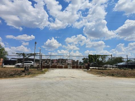 8664 Quintana San Antonio TX 78211