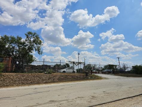 8664 Quintana San Antonio TX 78211
