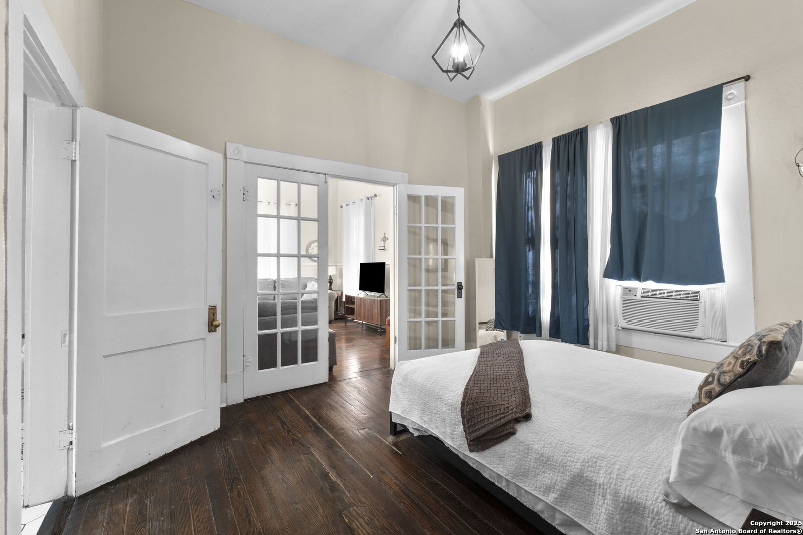 1613 Mccullough Avenue San Antonio TX 78212