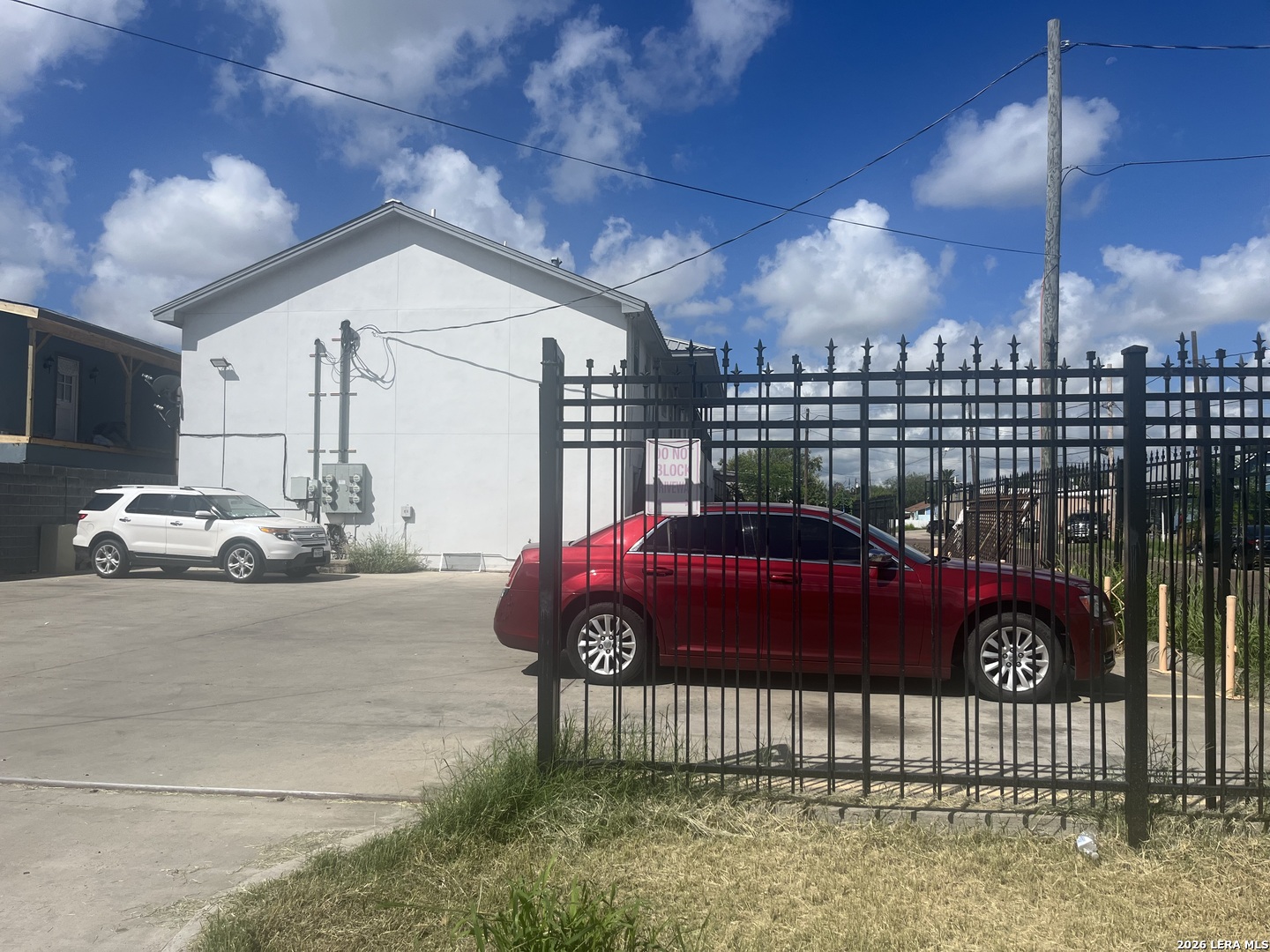 1618 Flores Avenue Laredo TX 78040