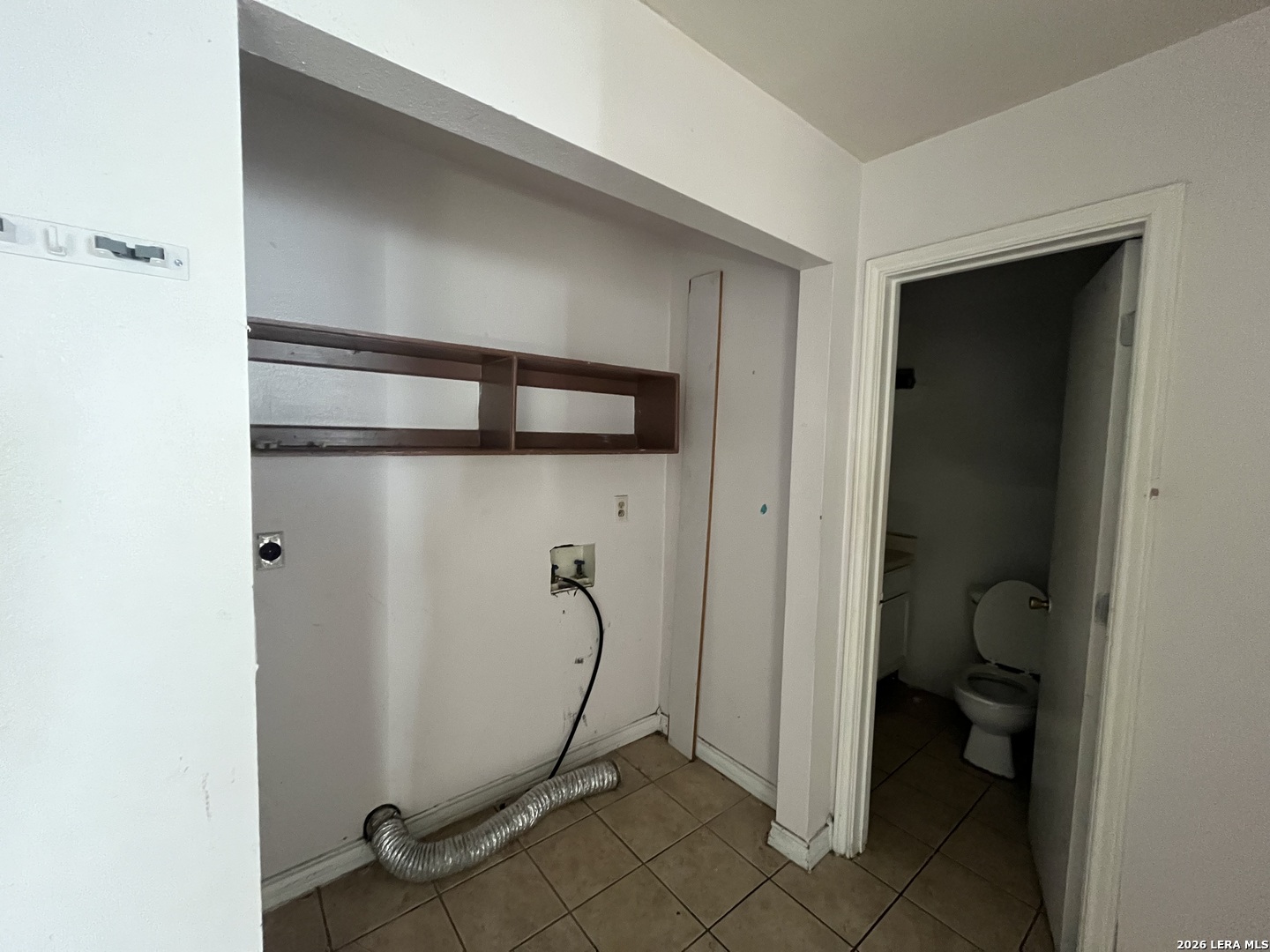 1618 Flores Avenue Laredo TX 78040