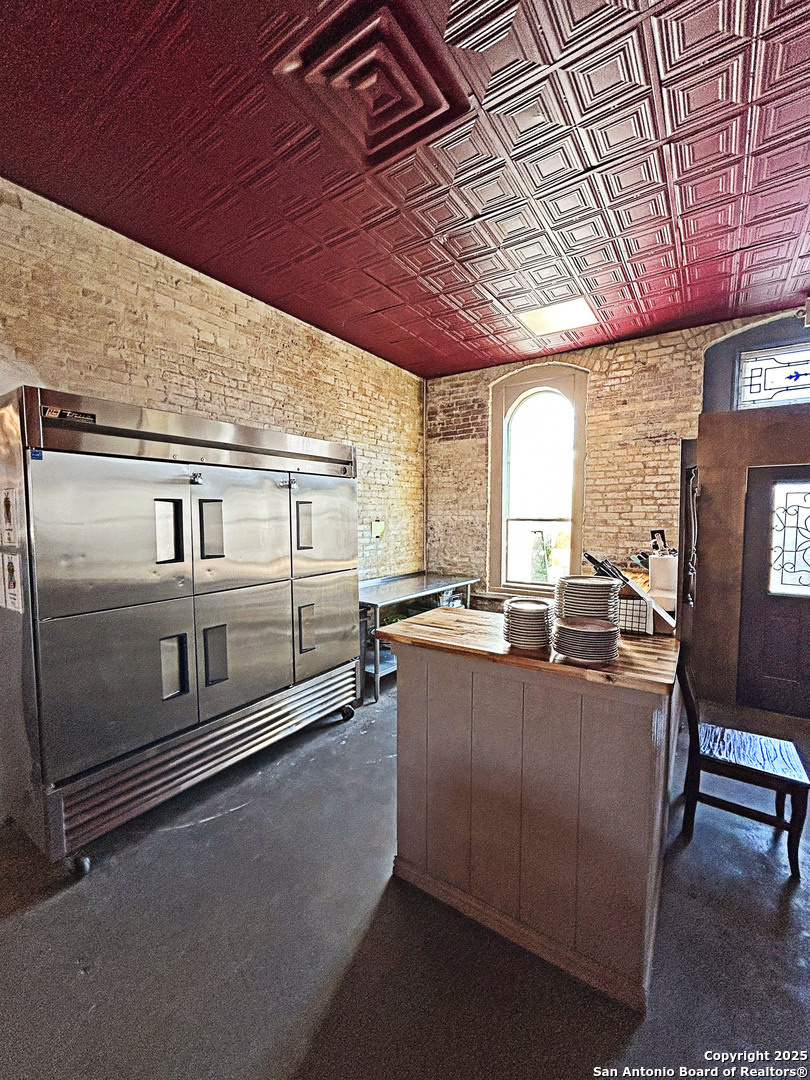 211 W Bowie Beeville TX 78102