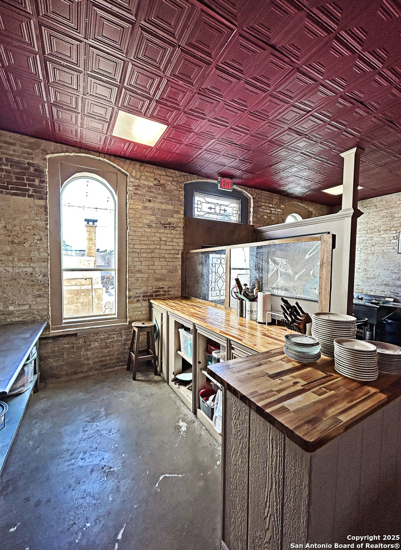 211 W Bowie Beeville TX 78102