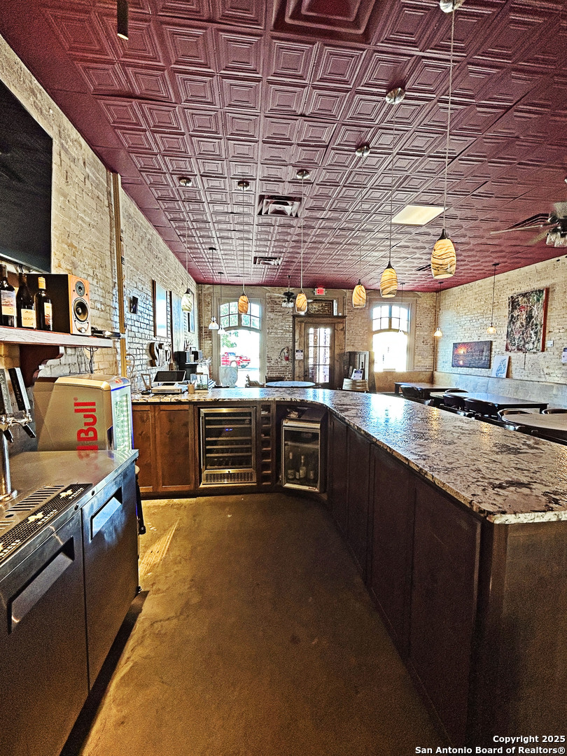 211 W Bowie Beeville TX 78102