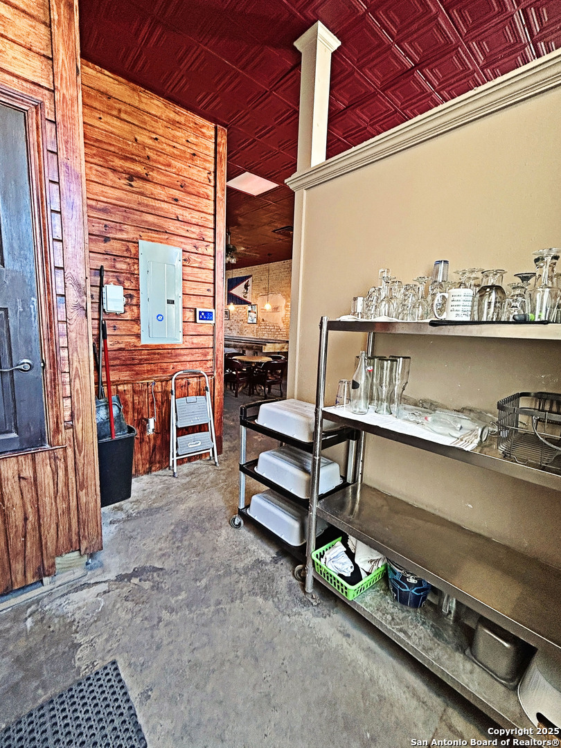 211 W Bowie Beeville TX 78102