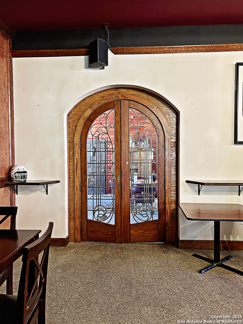 211 W Bowie Beeville TX 78102