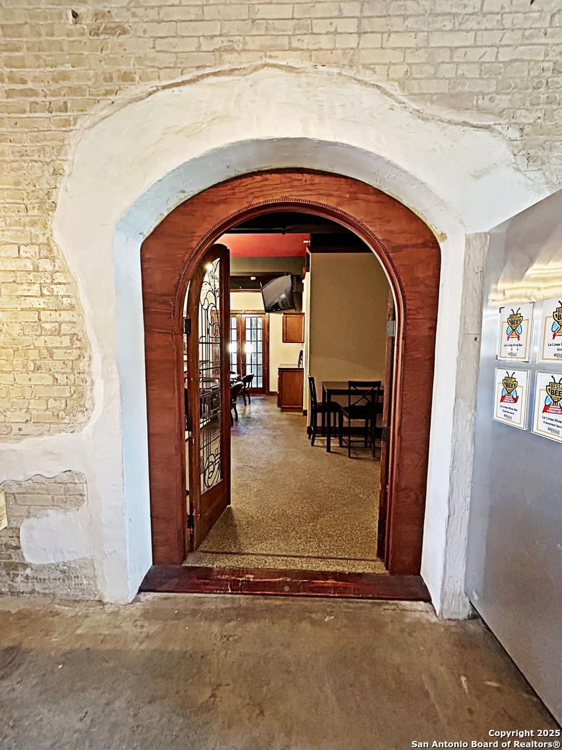 211 W Bowie Beeville TX 78102