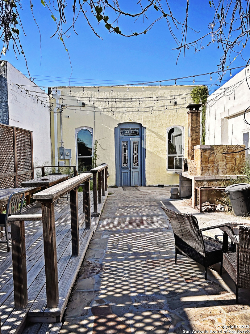 211 W Bowie Beeville TX 78102