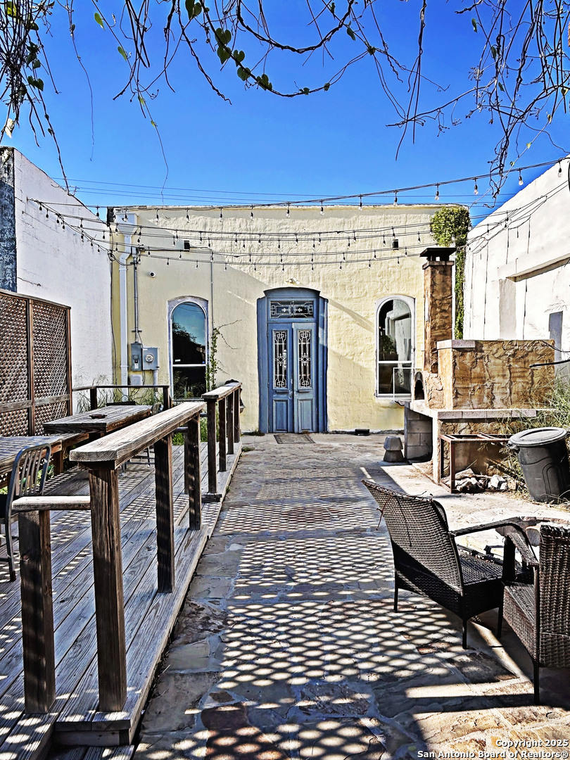 211 W Bowie Beeville TX 78102