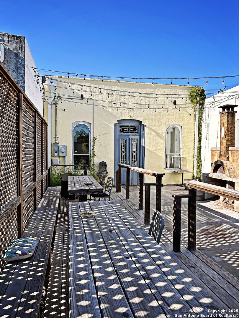 211 W Bowie Beeville TX 78102