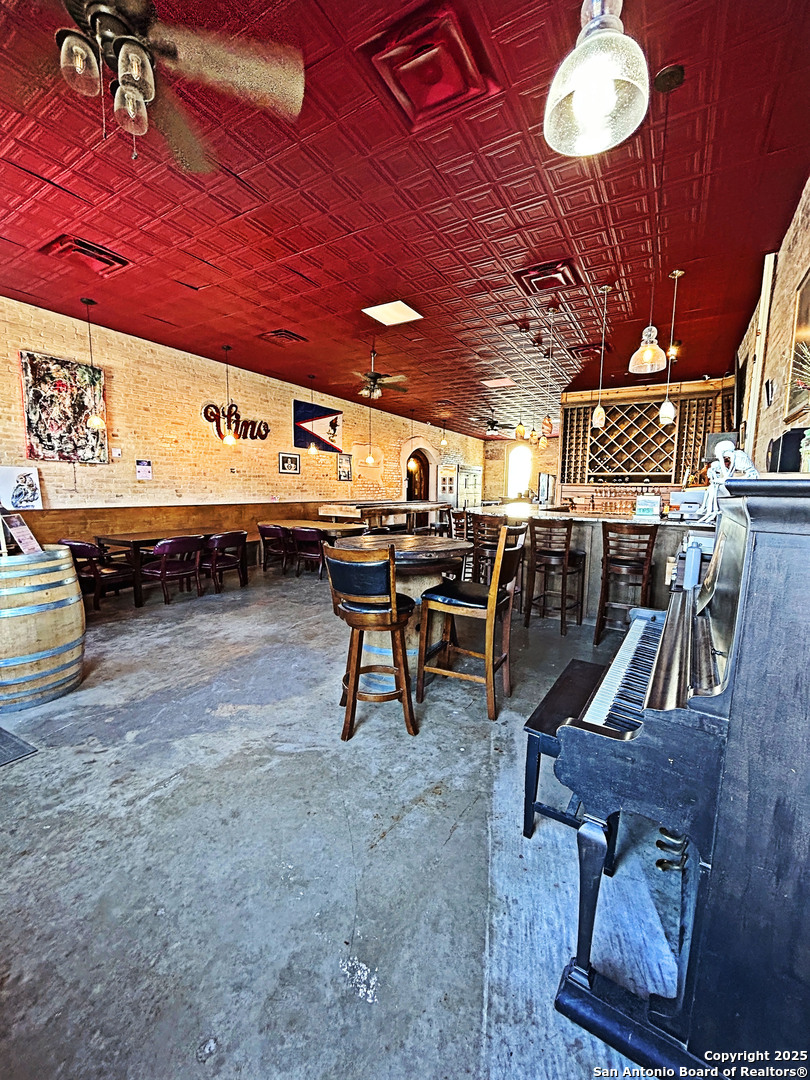 211 W Bowie Beeville TX 78102