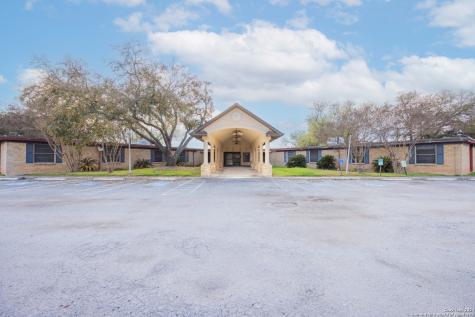 3002 Avenue Q Hondo TX 78861
