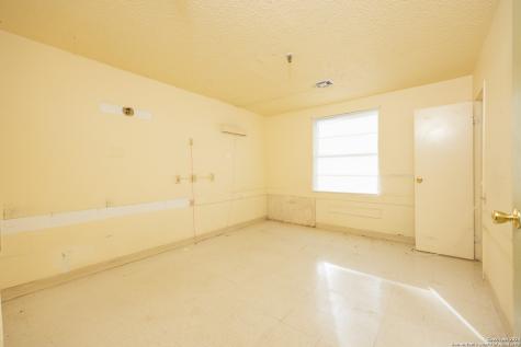 3002 Avenue Q Hondo TX 78861