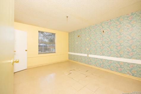 3002 Avenue Q Hondo TX 78861